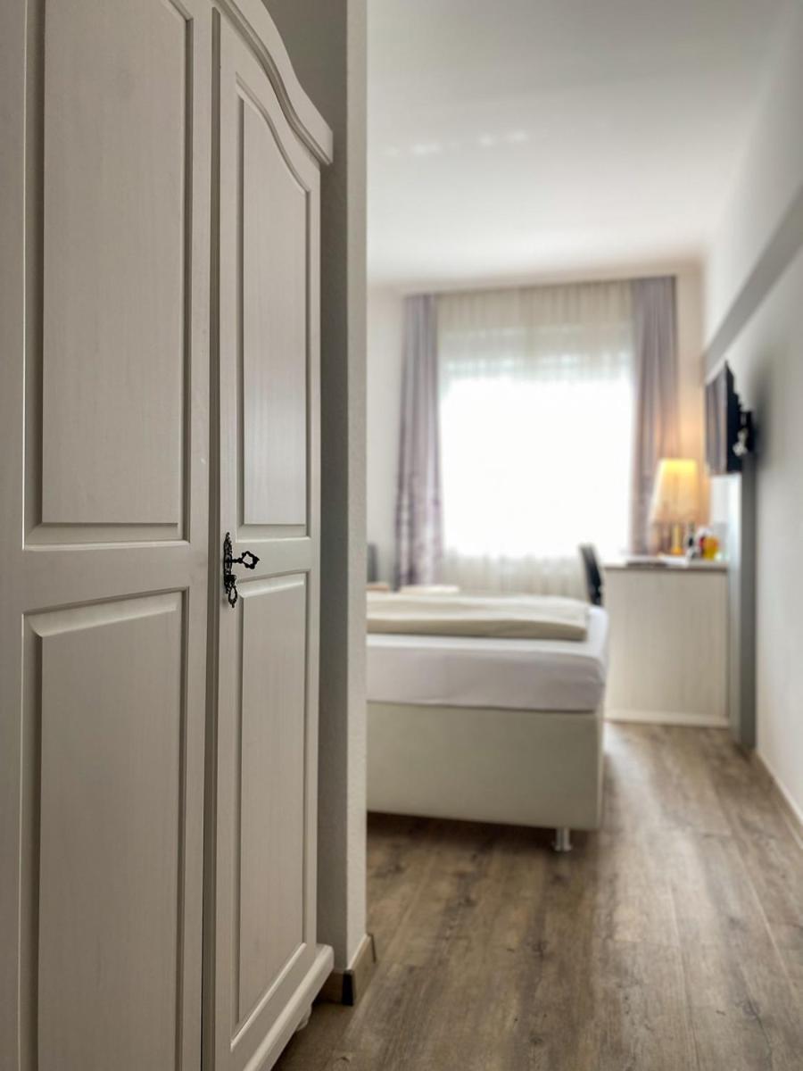 Hotel Angerland Garni ราทิงเงน ภายนอก รูปภาพ