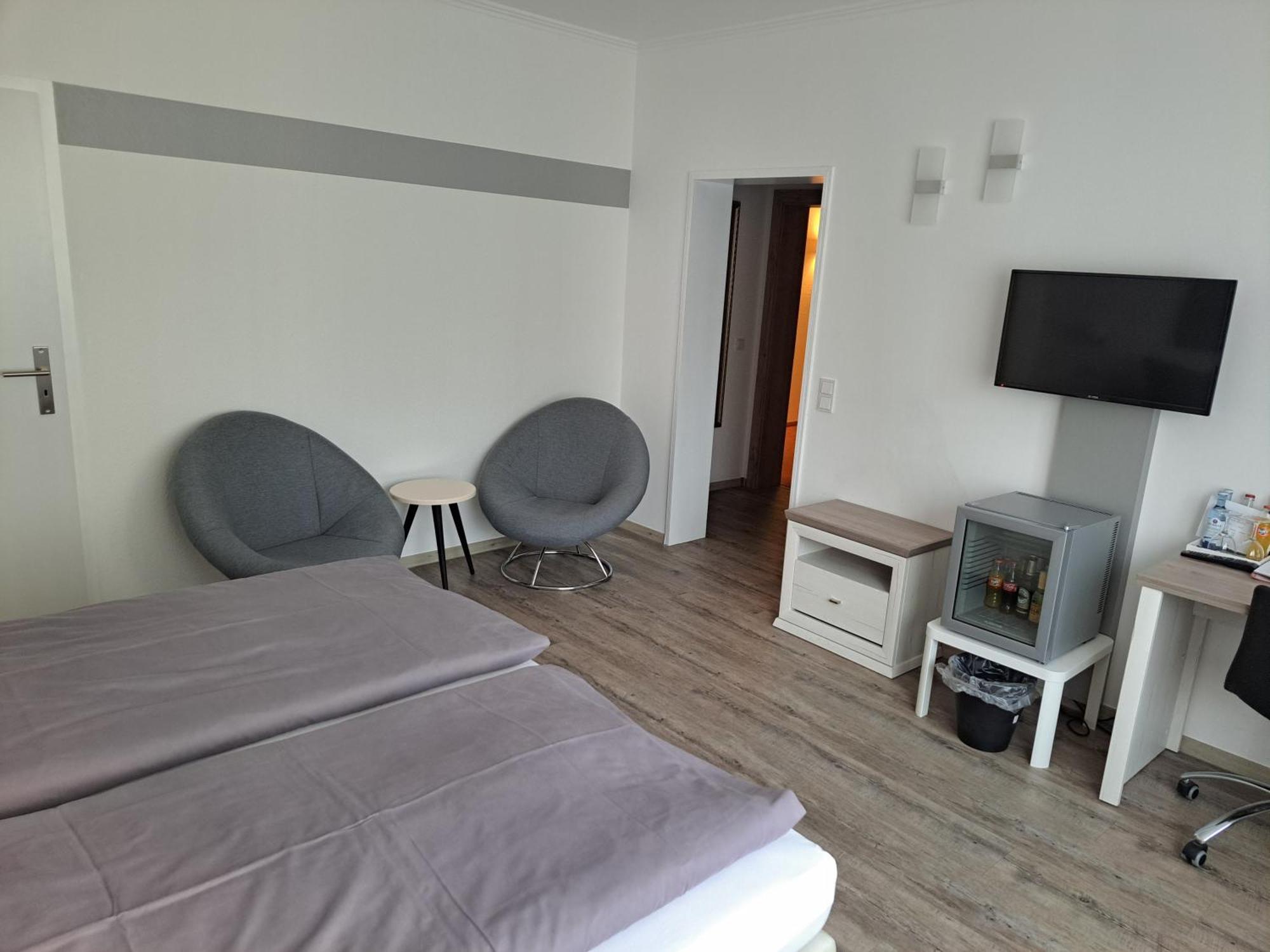 Hotel Angerland Garni ราทิงเงน ภายนอก รูปภาพ