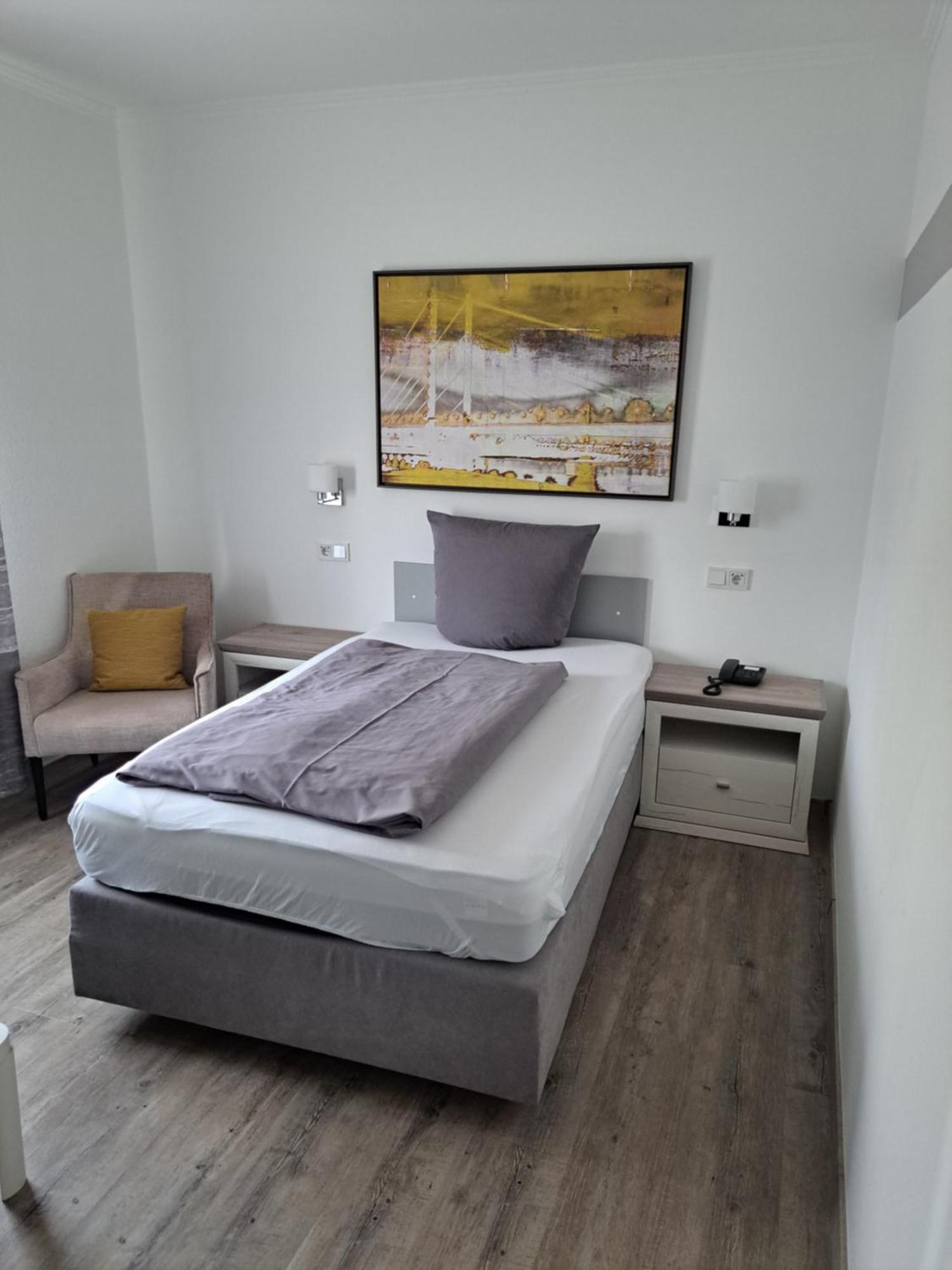 Hotel Angerland Garni ราทิงเงน ภายนอก รูปภาพ